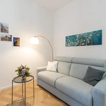 Bmga L Poppy's Attic Vaticano Apartment Rome
